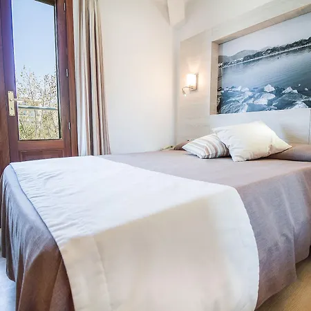 ホテル Eix Alcudia Adults Only 4*